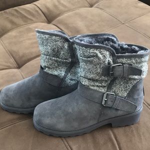 BearPaw Avery Boots